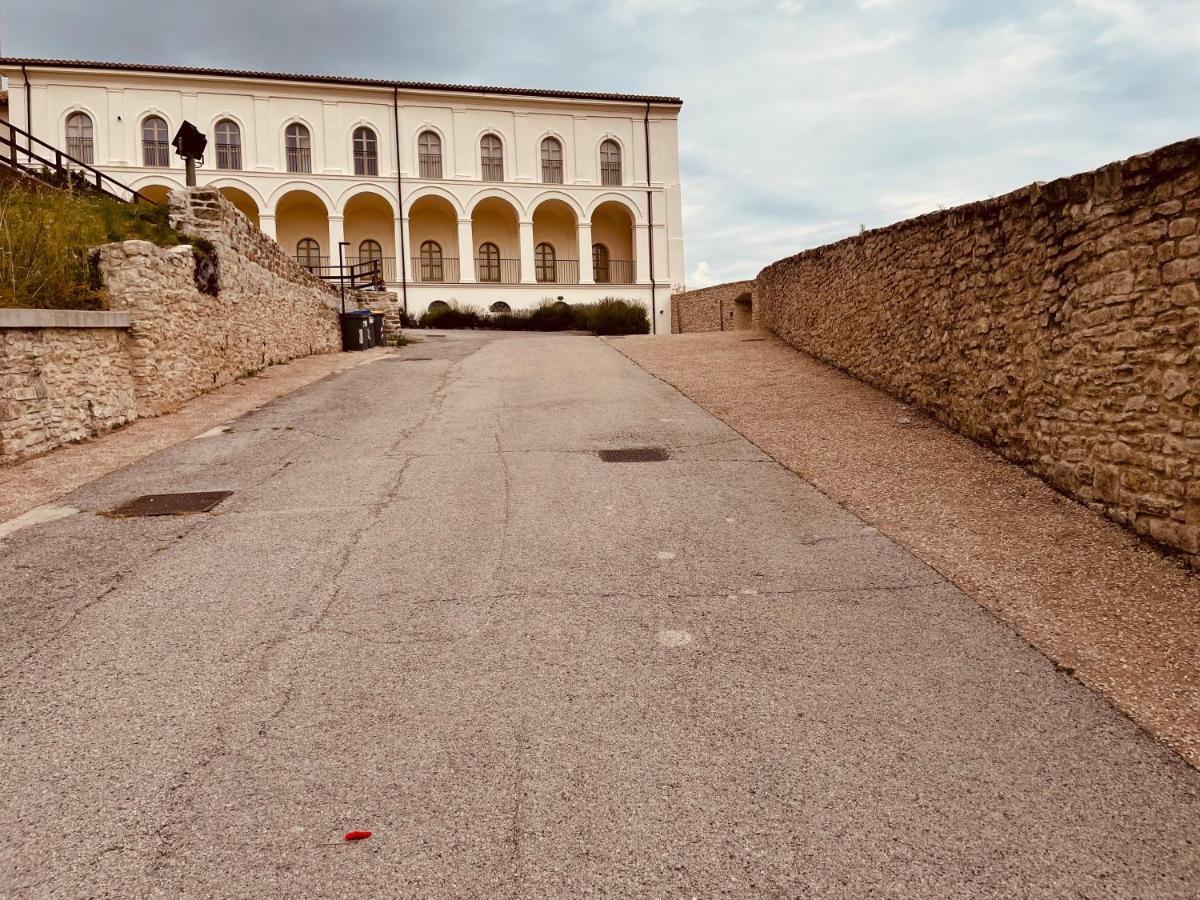 Appartamento Di Via Monterone Spoleto Exterior photo